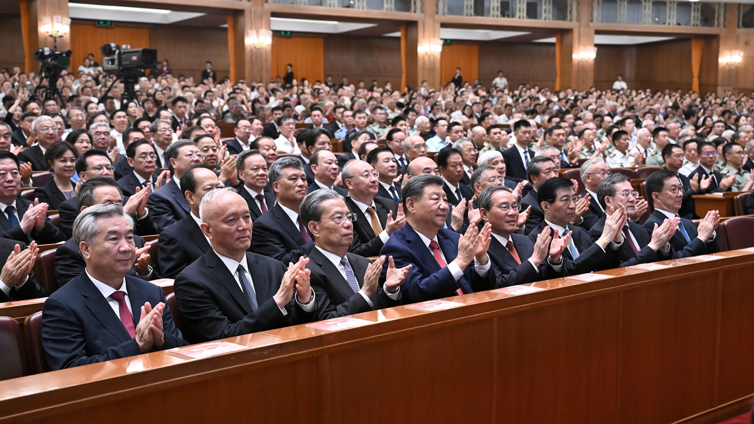 紀(jì)念中國(guó)人民抗日戰(zhàn)爭(zhēng)暨世界反法西斯戰(zhàn)爭(zhēng)勝利80周年文藝晚會(huì)《正義必勝》在京隆重舉行