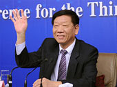尹蔚民回應(yīng)熱點(diǎn)：就業(yè)、養(yǎng)老、延遲退休