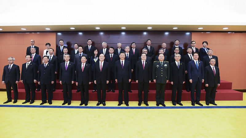 習(xí)近平會見澳門特別行政區(qū)新任行政、立法、司法機關(guān)負(fù)責(zé)人