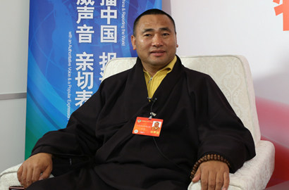 全國政協(xié)委員東寶仲巴·呼圖克圖做客新華網(wǎng)、中國政府網(wǎng)兩會訪談
