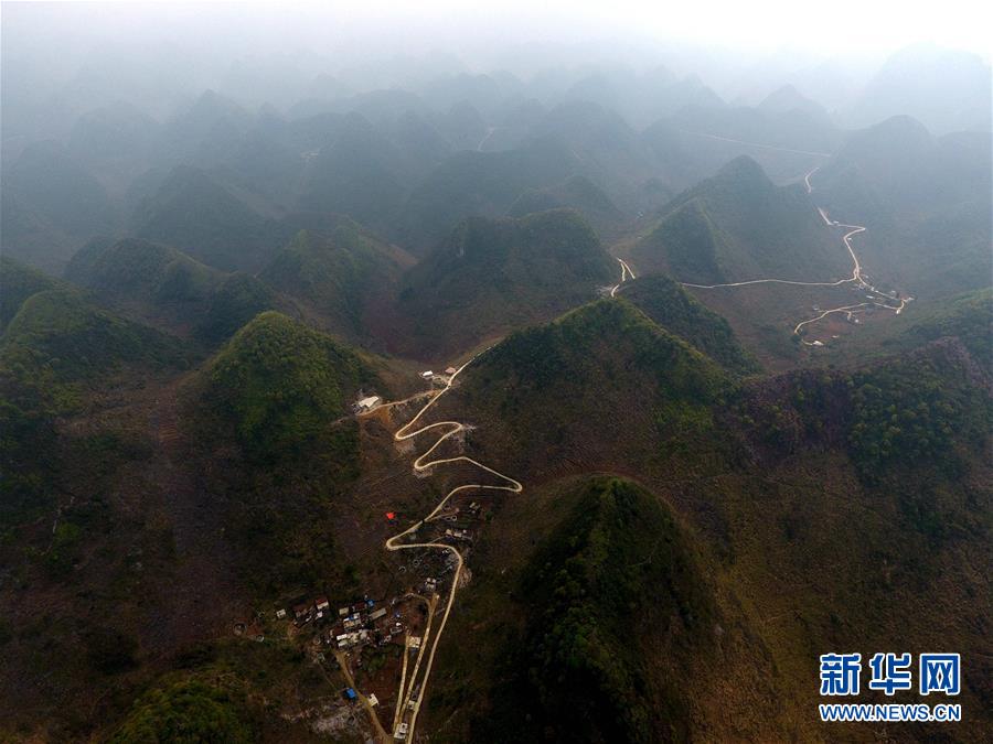 （壯麗70年·奮斗新時代——共和國發(fā)展成就巡禮）（10）人暢其行、貨暢其流——共和國交通運輸業(yè)發(fā)展成就巡禮