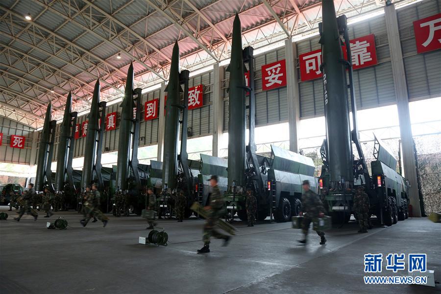 （新華全媒頭條·圖文互動(dòng)）（11）沿著中國(guó)特色強(qiáng)軍之路闊步前進(jìn)——黨中央、中央軍委領(lǐng)導(dǎo)推進(jìn)國(guó)防和軍隊(duì)建設(shè)70年紀(jì)實(shí)