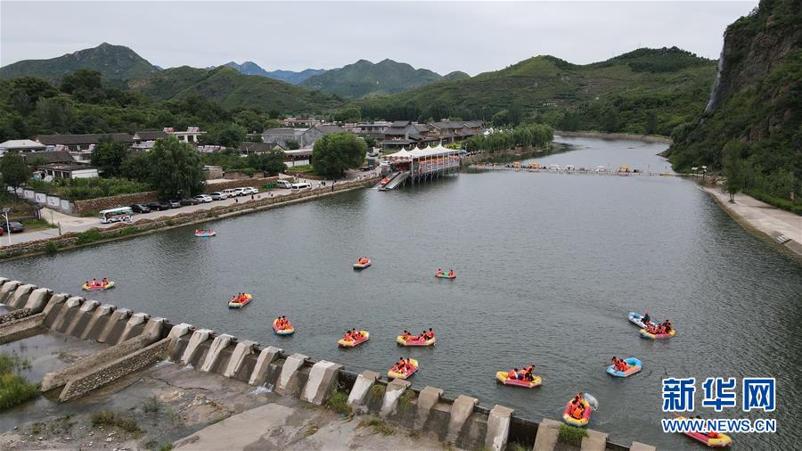 （新華全媒頭條·走向我們的小康生活·圖文互動）（3）長城腳下，小康村串成“珍珠鏈”