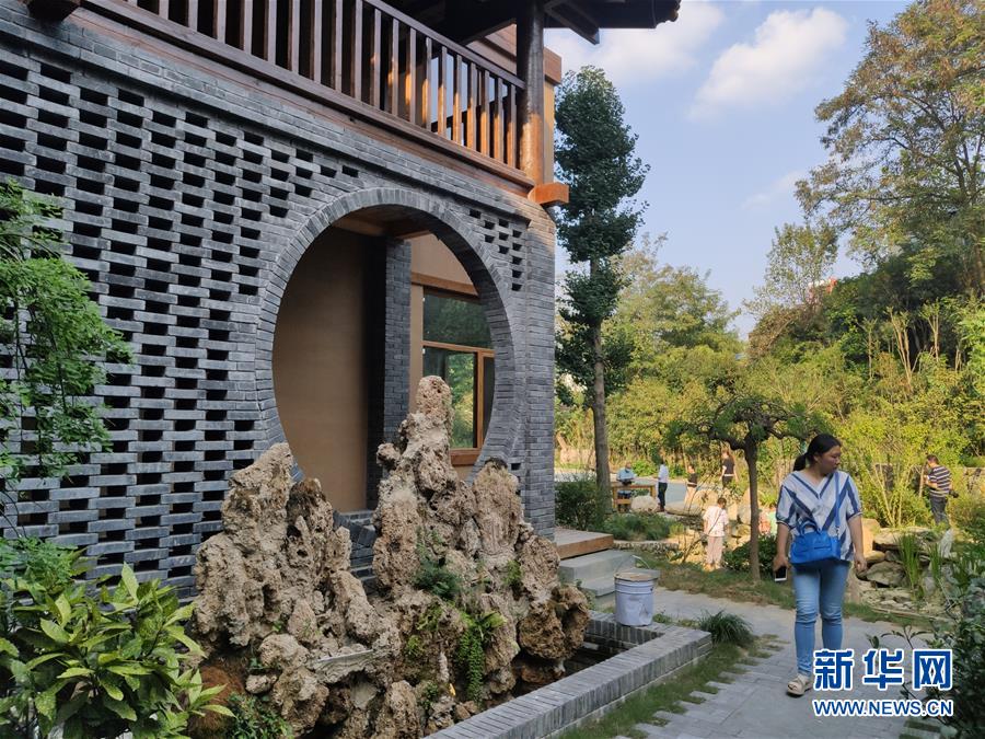（走向我們的小康生活·圖文互動(dòng)）（1）游客來了，小康近了——生態(tài)旅游引領(lǐng)湖北山區(qū)蝶變二三事