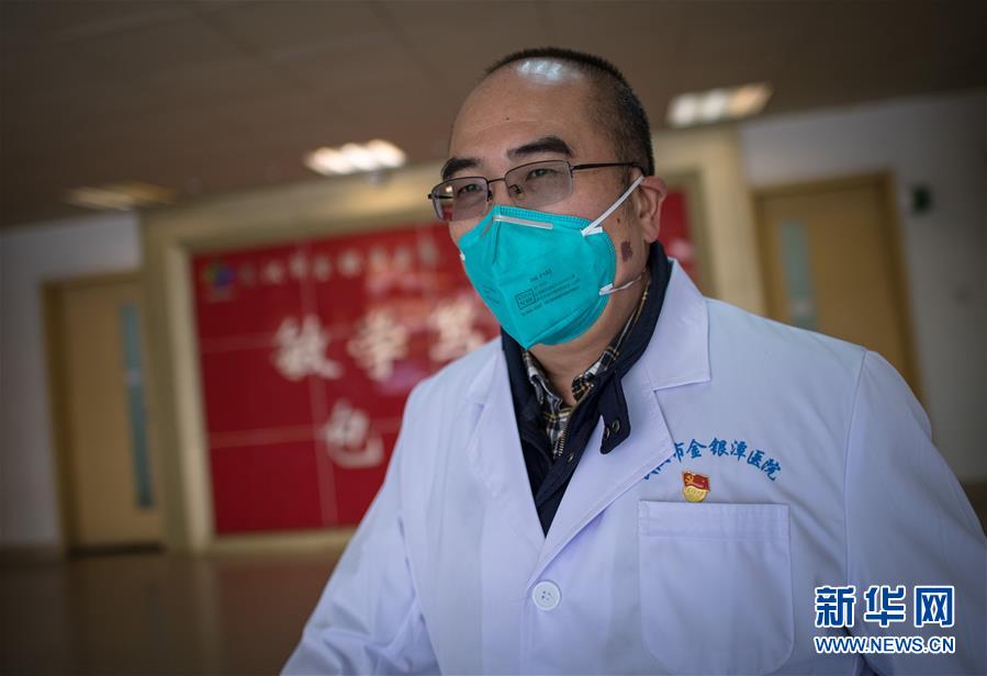 （抗疫先進(jìn)事跡·圖文互動(dòng)）（3）張定宇：疫情“暴風(fēng)眼”里，“漸凍”之軀與時(shí)間賽跑