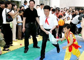 “為民、務實、清廉”——記中共中央政治局常委張高麗