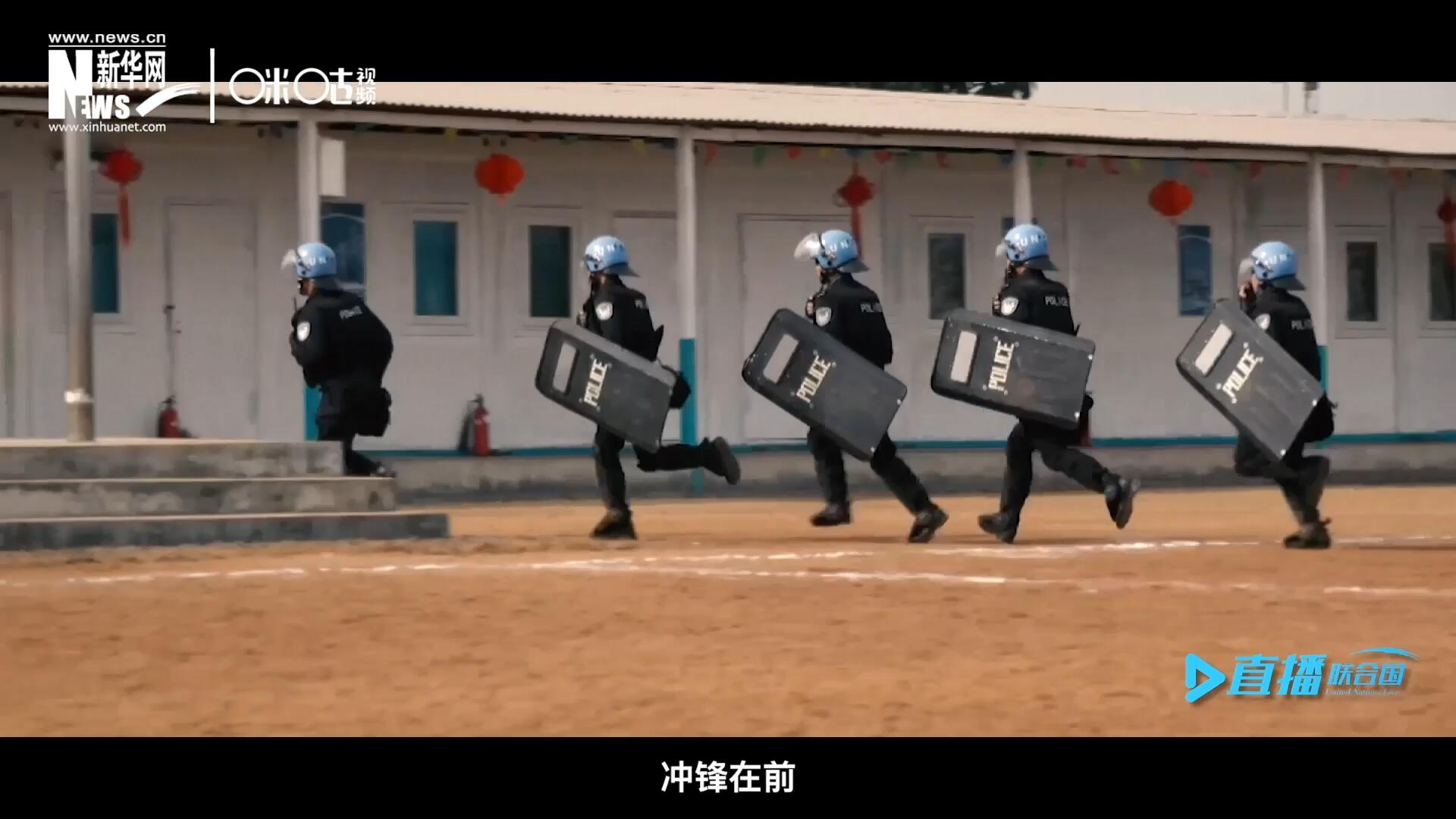 有這樣一支隊(duì)伍，他們不畏艱險(xiǎn)，沖鋒在前，頭戴藍(lán)盔，為和平而戰(zhàn)，他們的名字叫做聯(lián)合國(guó)維和部隊(duì)。