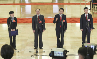邱賽珍、張蜀新、潘克剛、李新民代表接受采訪