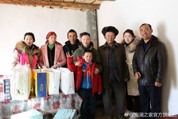 奧運冠軍體操名將楊威把溫暖帶到北疆小朋友們的家中，把體育精神與奮斗的信念，傳遞到所有北疆孩子們的心中。