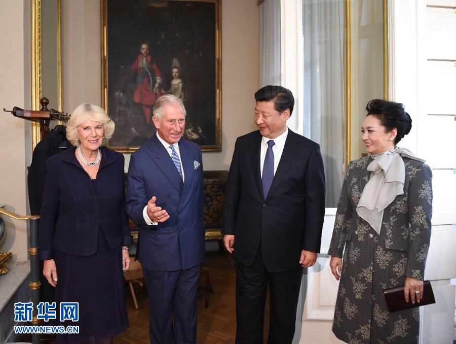10月20日，國家主席習(xí)近平和夫人彭麗媛在倫敦會見英國查爾斯王儲夫婦。 新華社記者 謝環(huán)馳 攝