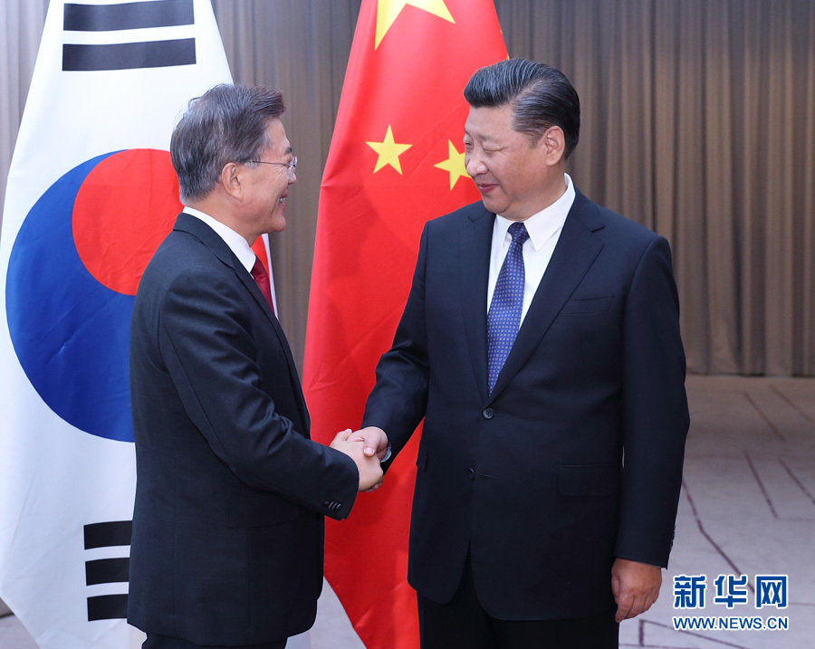 7月6日，國家主席習(xí)近平在柏林會(huì)見韓國總統(tǒng)文在寅。 新華社記者 王曄攝