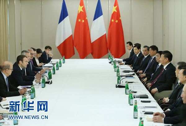 7月8日，國家主席習近平在漢堡會見法國總統(tǒng)馬克龍。新華社記者 姚大偉 攝