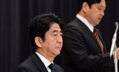 三問(wèn)安倍：歷史豈可恣意輕?。? /></a>
<div   id=