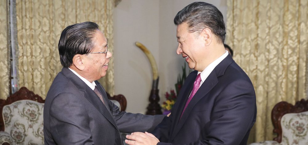 習(xí)近平會見老撾人民革命黨中央委員會前總書記、前國家主席朱馬里